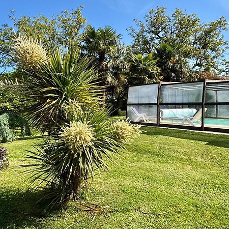 Maison De Charme Piscine Couverte Chauffee Mayrinhac-Lentour Exteriör bild