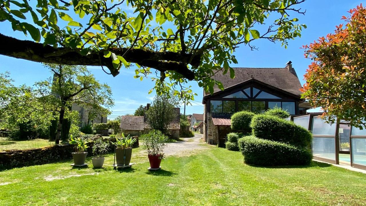 Maison De Charme Piscine Couverte Chauffee Mayrinhac-Lentour Exteriör bild